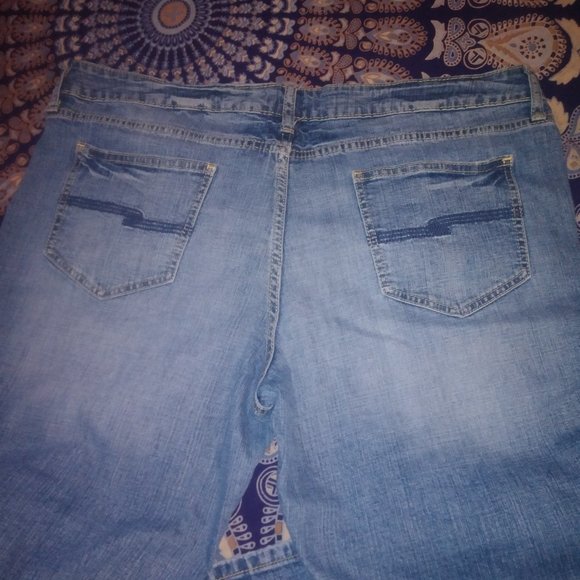 Arizona Jeans Co. Size 15 average - Picture 4 of 4